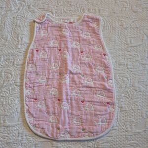 Sleep sack, unbranded, lightly quilted, snaps around the outside 0-6 months VGUC